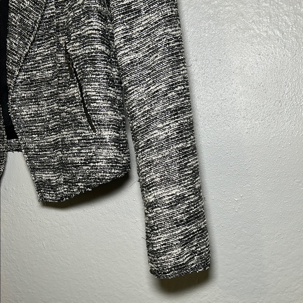 Zara Black and Gray Blazer with Textured Tweed Design - Picture 4 of 8
